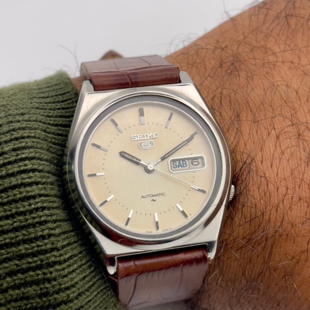 Vintage Seiko 5 Automatic - image 2